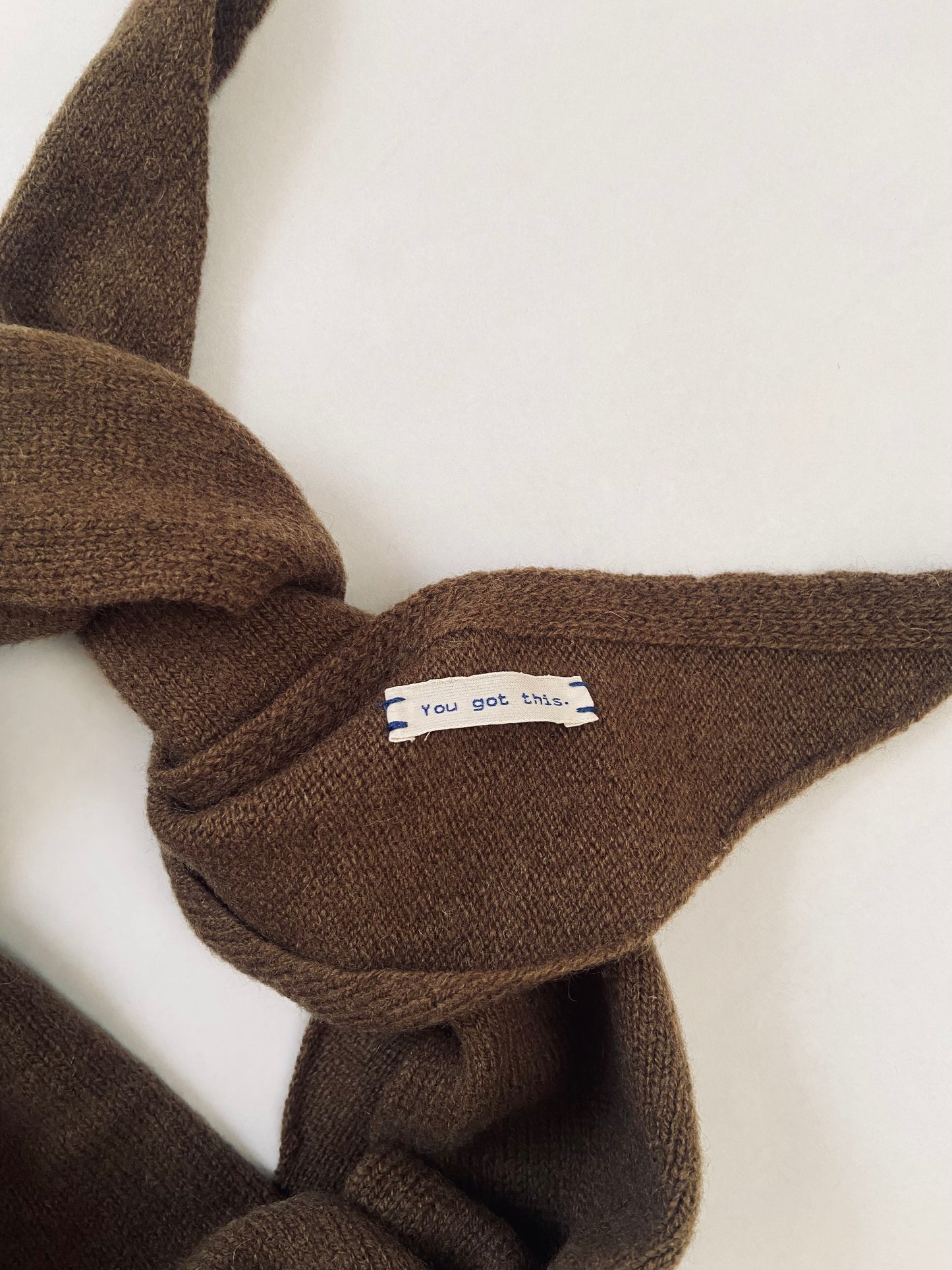 You got this - Triangle scarf CHOCOLATE