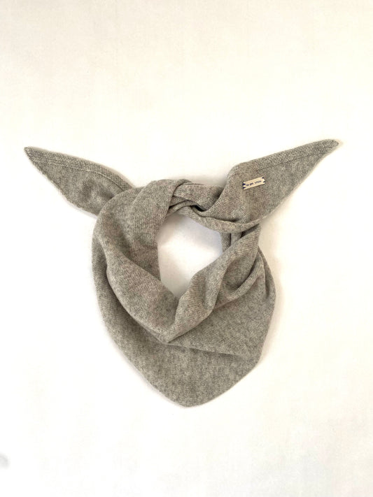 You got this - Triangle scarf LIGHT GREY