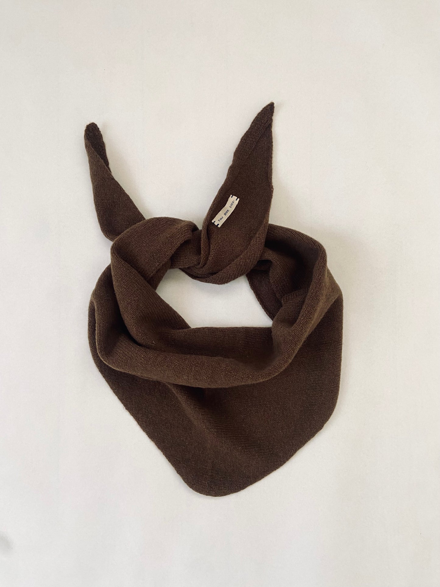 You got this - Triangle scarf CHOCOLATE